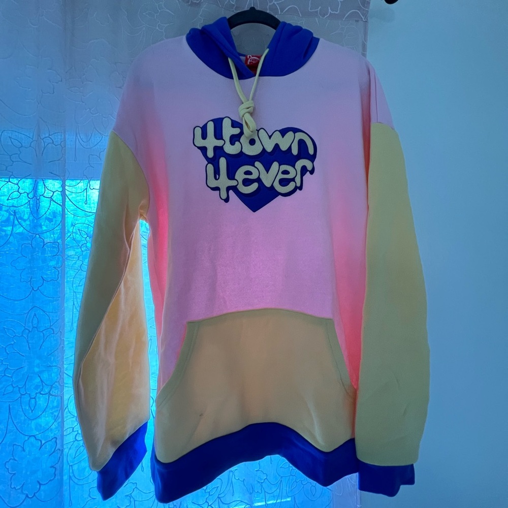 BoxLunch Disney Pixar Turning Red 4 Town Hoodie